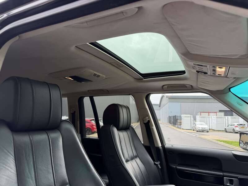 Bild 45/50 von Land Rover Range Rover Vogue TDV8 (2008)