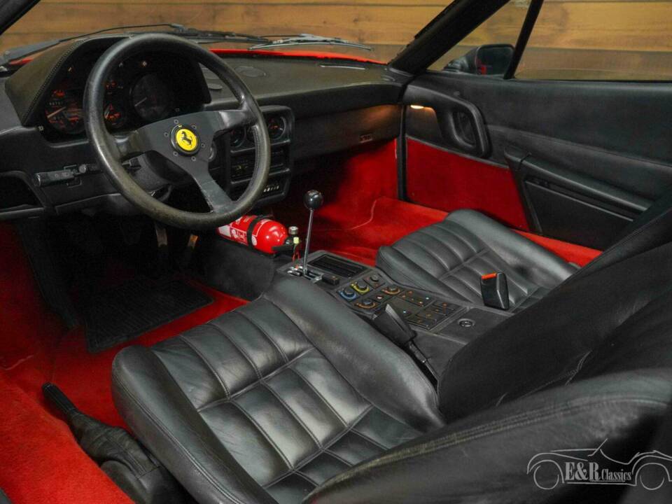 Image 13/19 de Ferrari 328 GTS (1989)