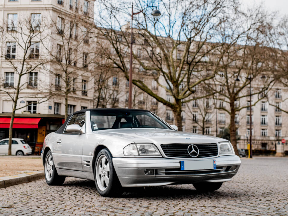 Imagen 3/111 de Mercedes-Benz SL 320 (1998)