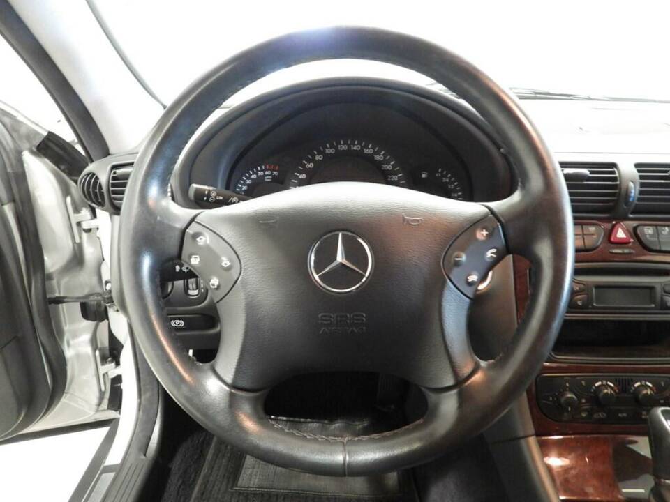 Image 6/15 of Mercedes-Benz C 200 Kompressor (2000)