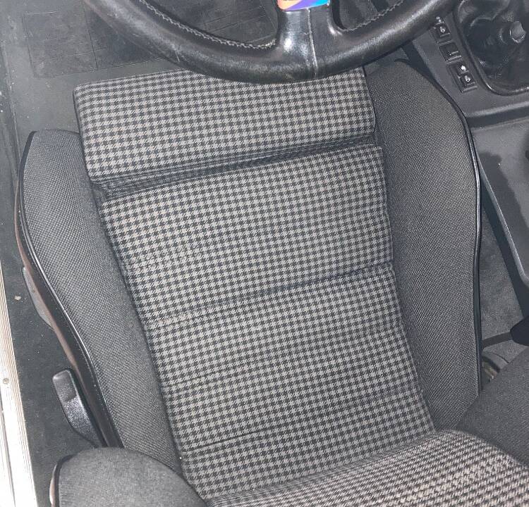 Bild 17/22 von BMW M 635 CSi (1987)