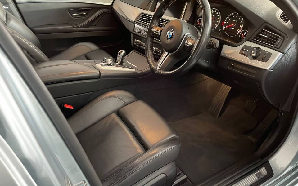 Image 7/47 de BMW M5 (2016)