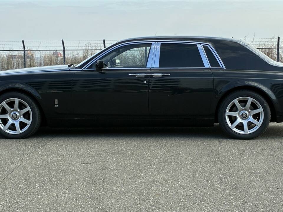 Image 8/44 of Rolls-Royce Phantom VII (2004)