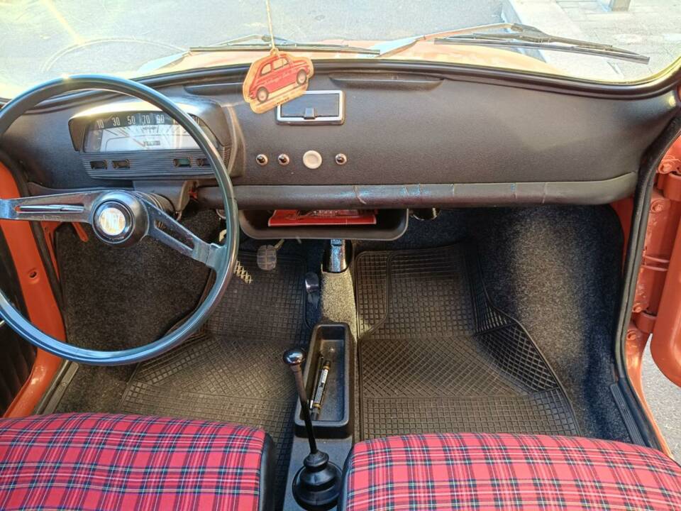 Image 28/50 of FIAT 500 L (1971)