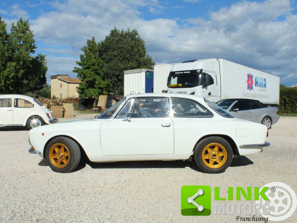 Bild 4/10 von Alfa Romeo Giulia 1300 GT Junior (1973)