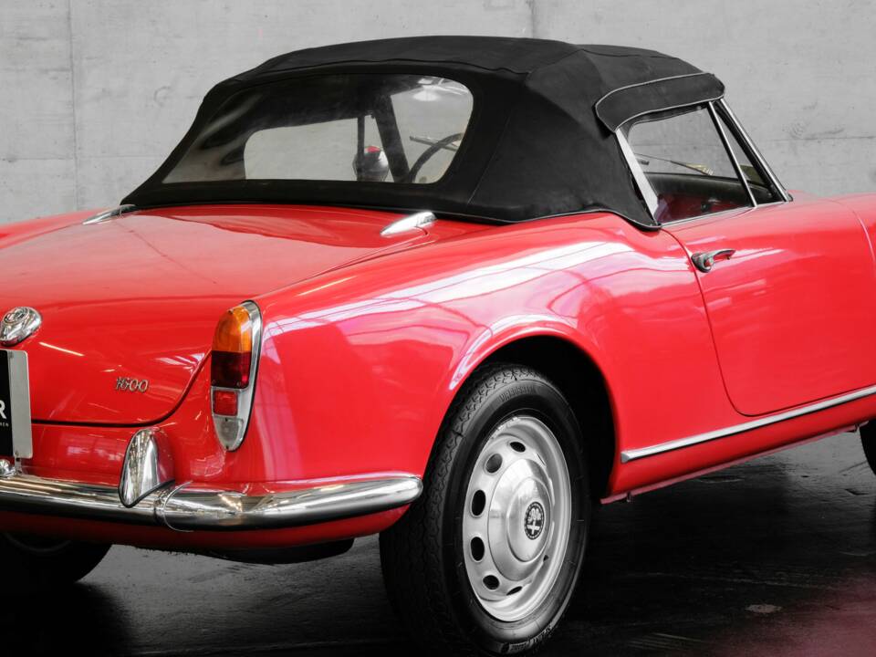 Afbeelding 38/46 van Alfa Romeo Giulia 1600 Spider (1963)