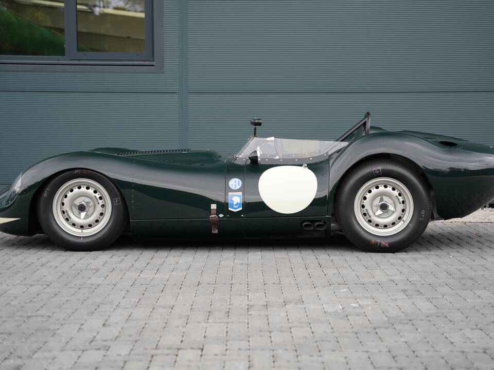 Image 6/50 of Lister Knobbly (1959)