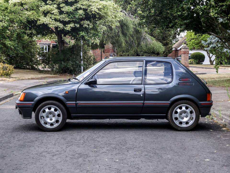 Bild 2/33 von Peugeot 205 GTi 1.9 (1987)