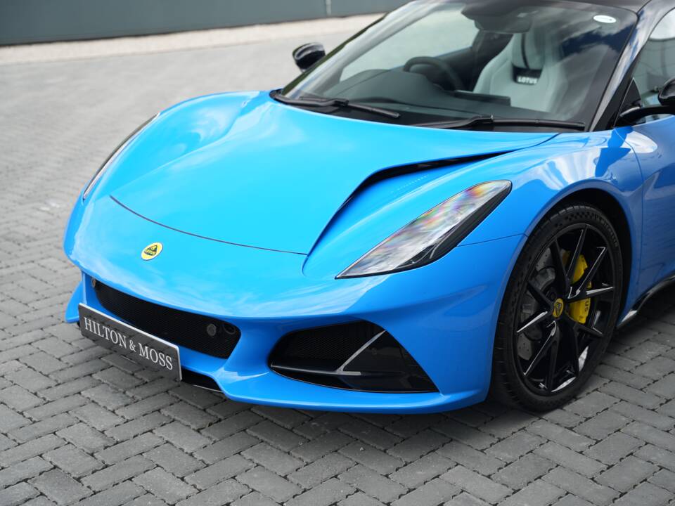 Image 28/50 of Lotus Emira "First Edition" (2022)