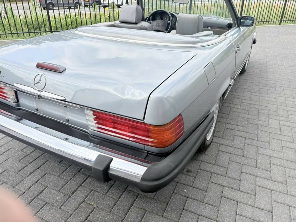Image 8/50 de Mercedes-Benz 560 SL (1988)