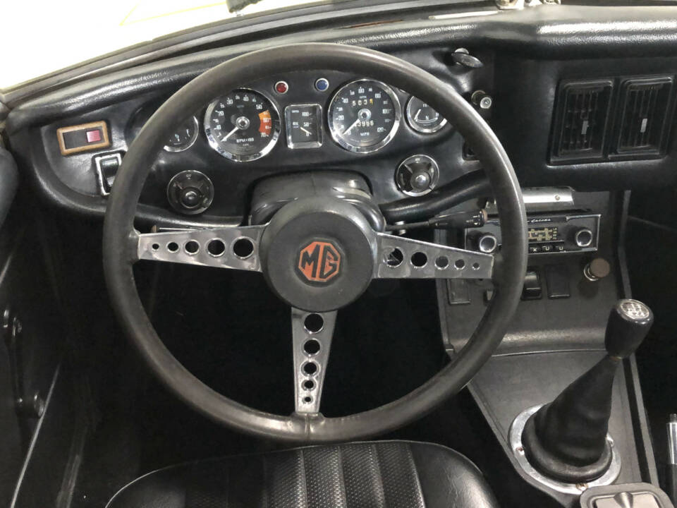 Bild 16/26 von MG MGB (1975)