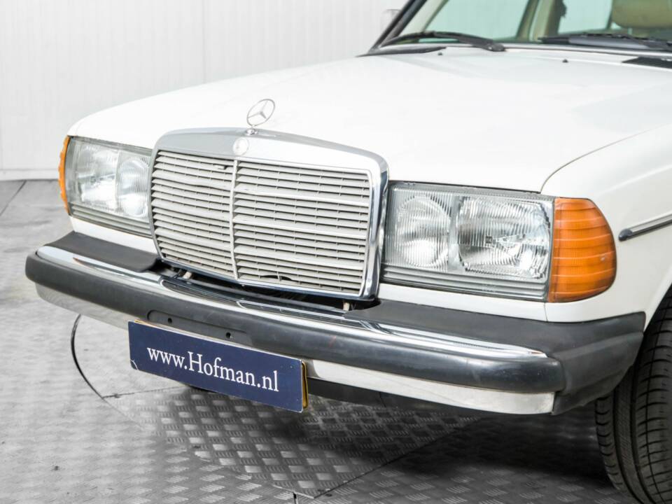 Bild 19/50 von Mercedes-Benz 300 D (1983)