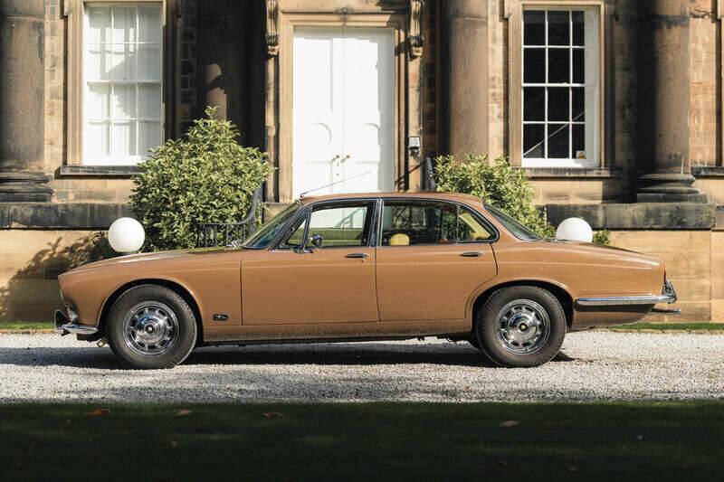 Image 5/50 of Jaguar XJ 12 (1972)