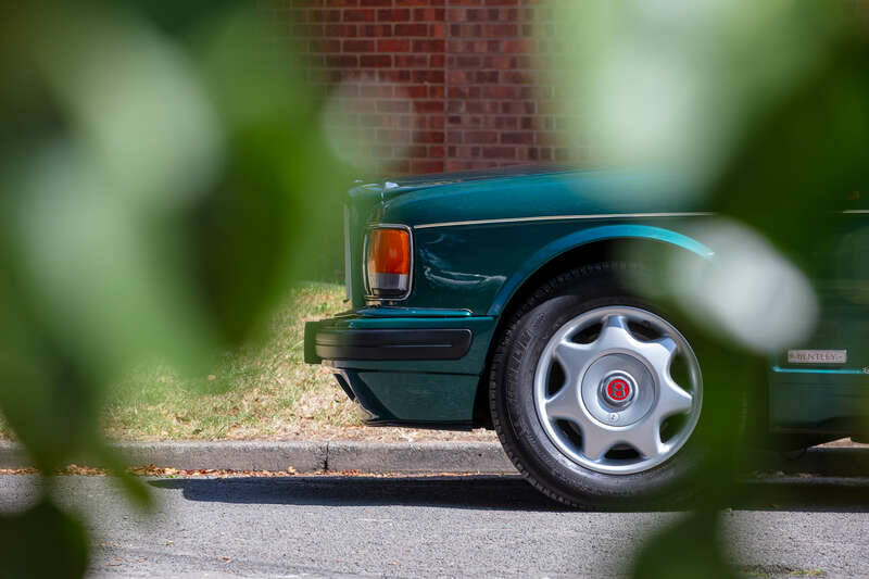 Image 30/50 of Bentley Turbo R lang (1996)