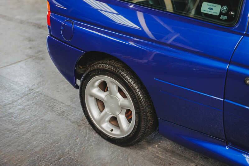 Image 39/50 of Ford Escort RS Cosworth (1996)