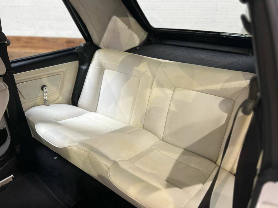 Immagine 13/68 di Volkswagen Golf III GTI 2.0 (1993)