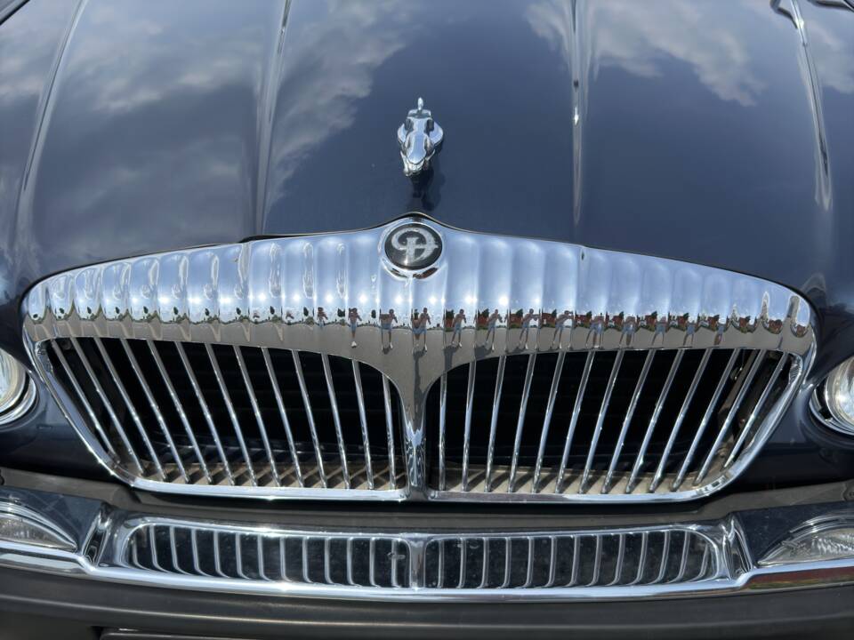 Image 7/20 of Daimler Double Six (1992)