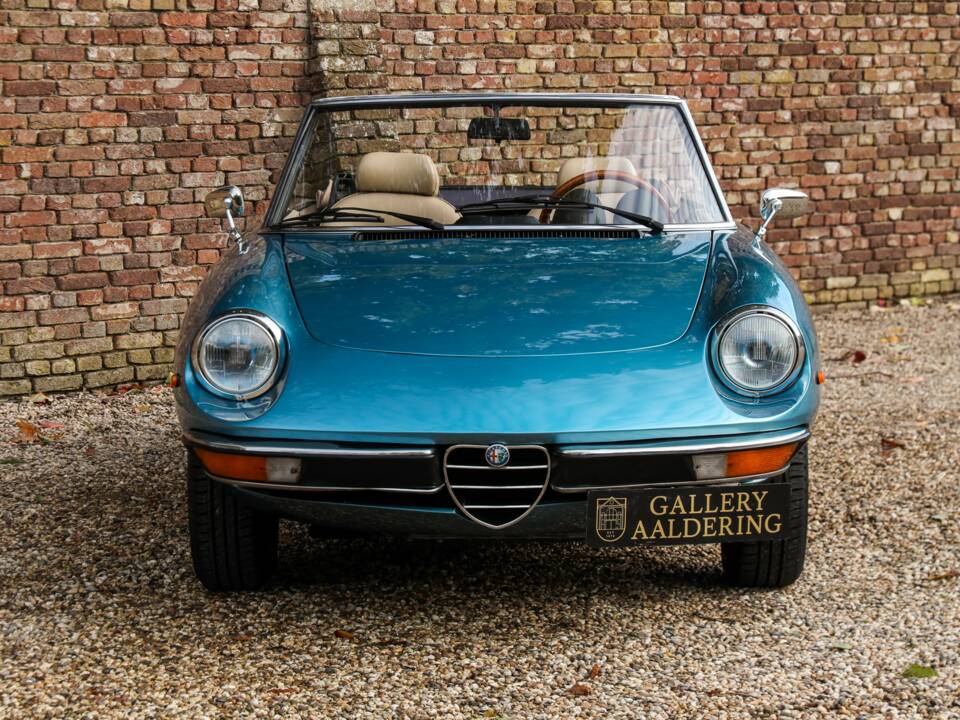 Image 24/50 of Alfa Romeo 2000 Spider Veloce (1981)