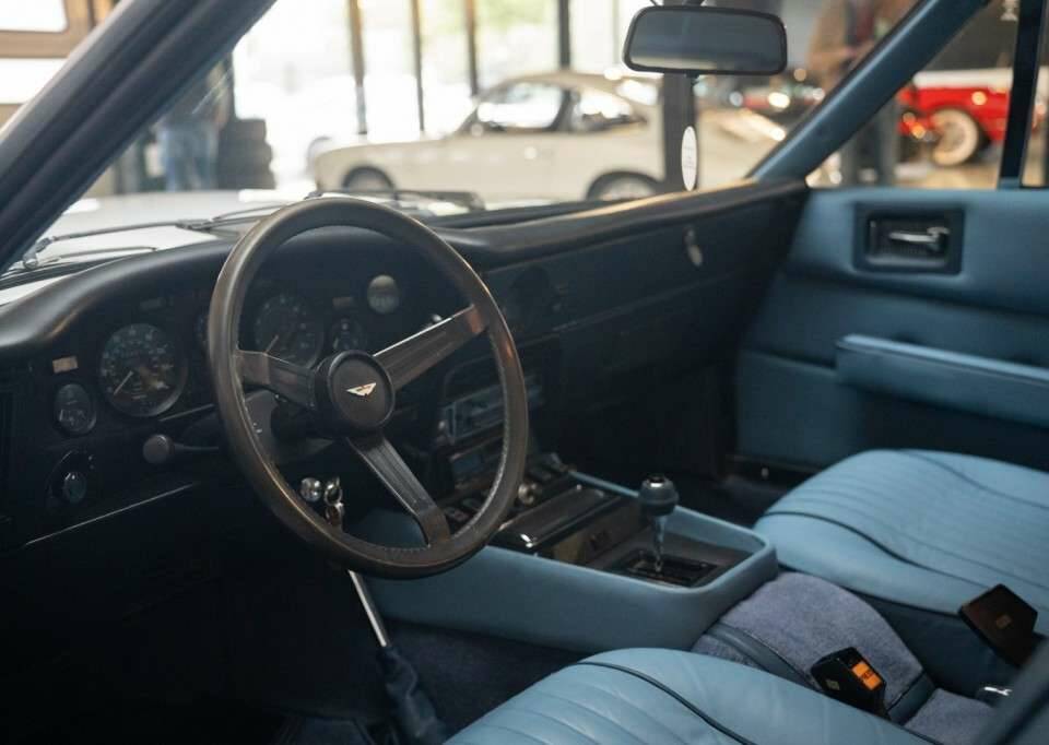 Bild 46/50 von Aston Martin V8 (1978)