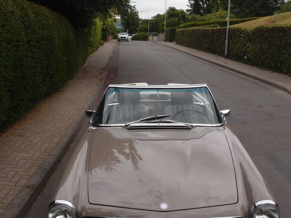 Image 16/99 de Mercedes-Benz 280 SL (1971)