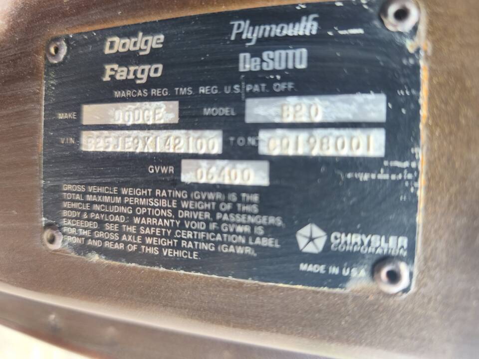 Immagine 138/143 di Dodge B 200 Sportsman (1978)