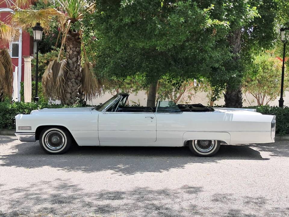 Bild 8/8 von Cadillac DeVille Convertible (1966)