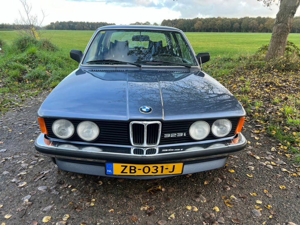 Immagine 2/5 di BMW 323i (1980)