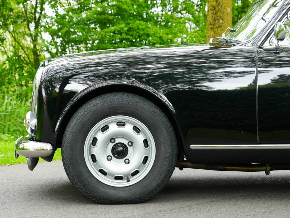 Image 11/33 de Lancia Aurelia B20 GT 2500 (1957)
