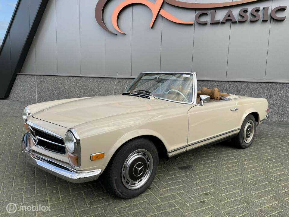 Afbeelding 8/20 van Mercedes-Benz 280 SL (1970)