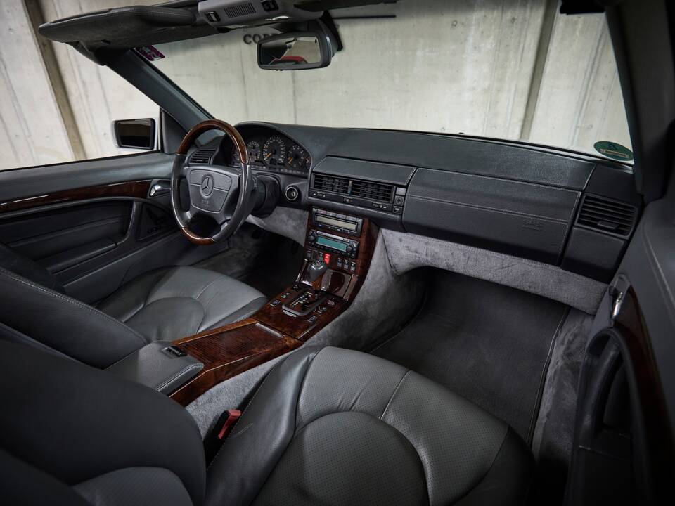 Immagine 74/95 di Mercedes-Benz SL 600 (1998)
