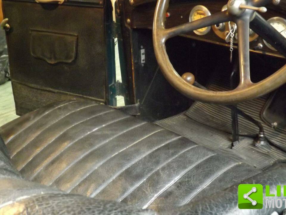 Image 15/50 of FIAT 509 A (1924)