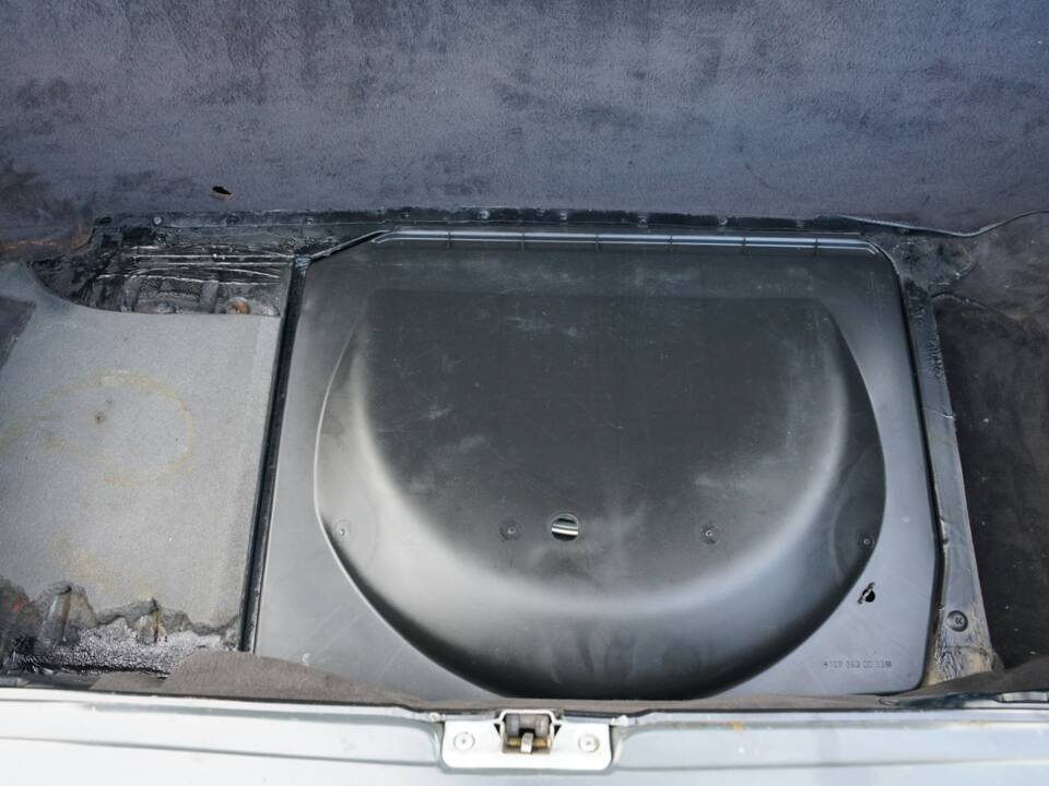 Bild 25/50 von Mercedes-Benz 500 SL (1983)