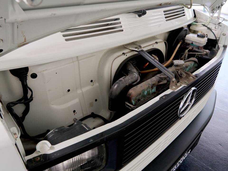 Image 41/43 of Mercedes-Benz T1 208 (1981)