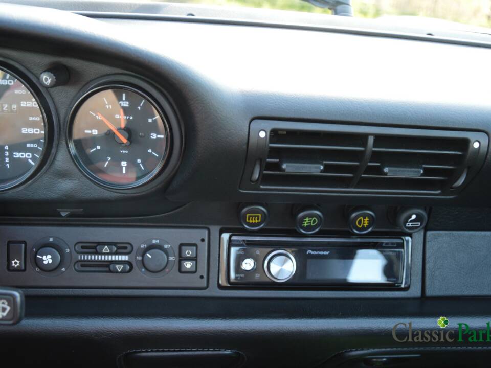 Imagen 33/50 de Porsche 911 Carrera 2 (1991)