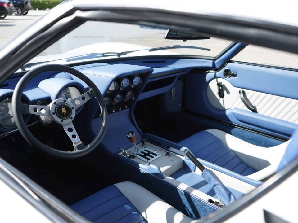 Afbeelding 2/74 van Lamborghini Miura P 400 (1968)