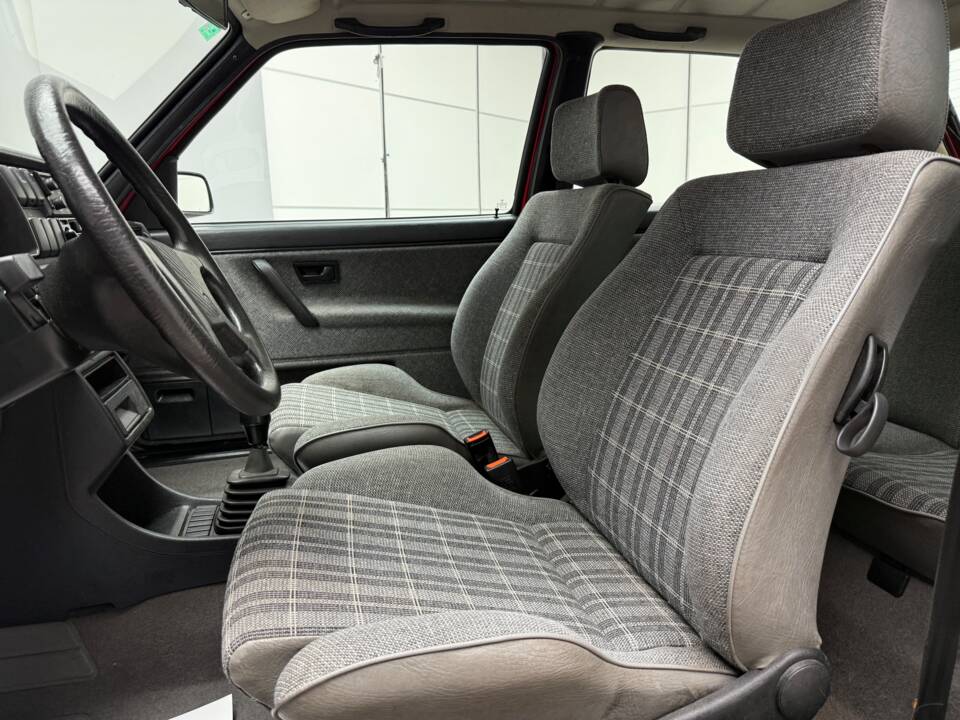 Bild 10/26 von Volkswagen Golf II 1.6 (1990)