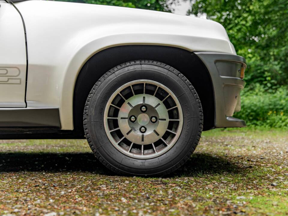 Image 44/49 of Renault R 5 Turbo 2 (1984)