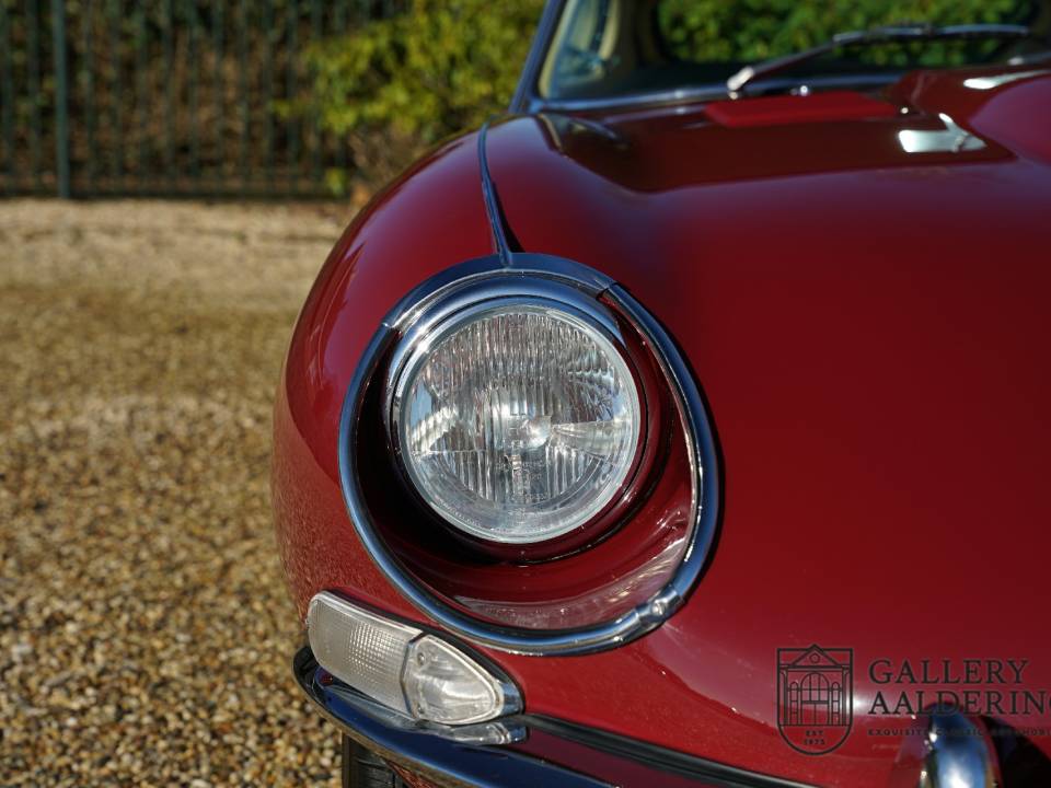 Bild 46/50 von Jaguar E-Type (1968)