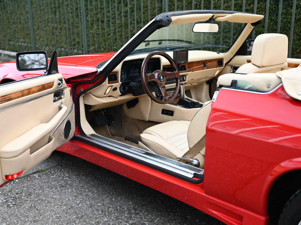 Image 31/45 of Jaguar XJ-S Convertible (1990)