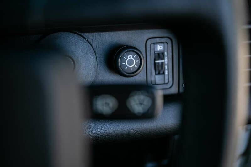 Image 33/38 of Porsche 911 Carrera 4 (1990)