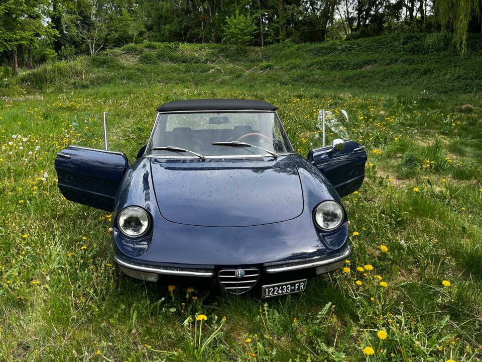Immagine 1/14 di Alfa Romeo Spider 1300 Junior (1972)