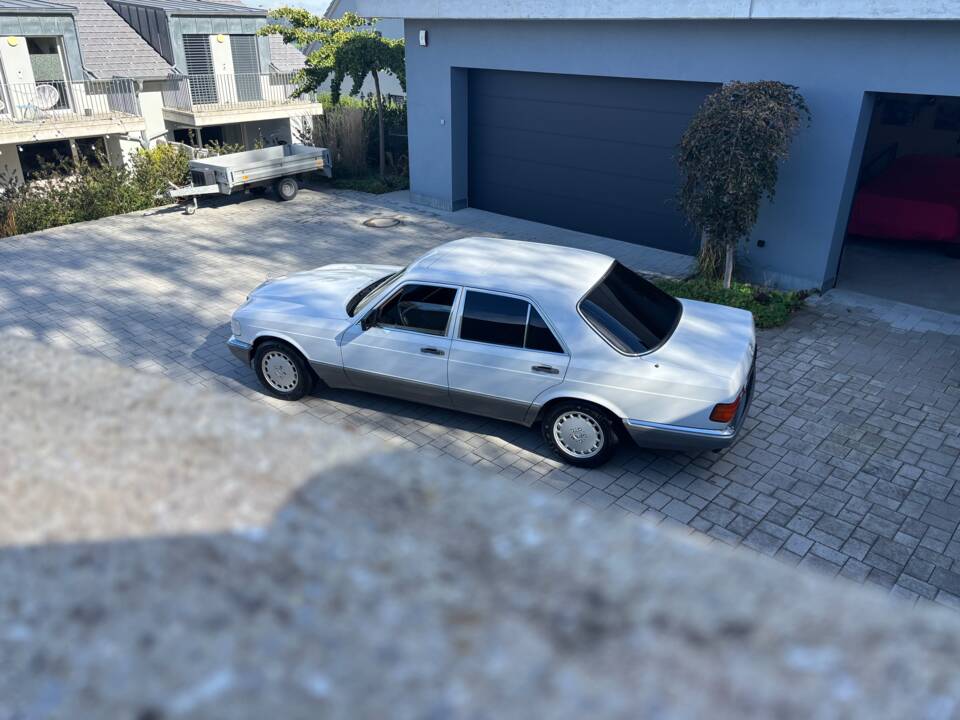 Image 3/45 de Mercedes-Benz 500 SE (1988)