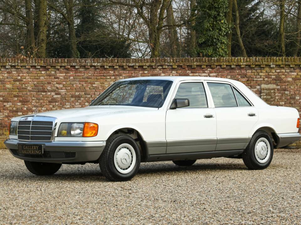 Image 19/50 de Mercedes-Benz 280 S (1988)