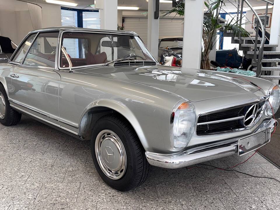 Image 3/24 of Mercedes-Benz 280 SL (1968)