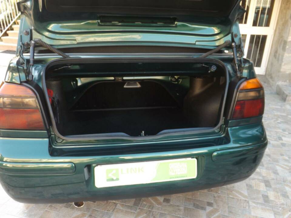 Bild 32/50 von Volkswagen Golf III Cabrio 1.6 (1998)