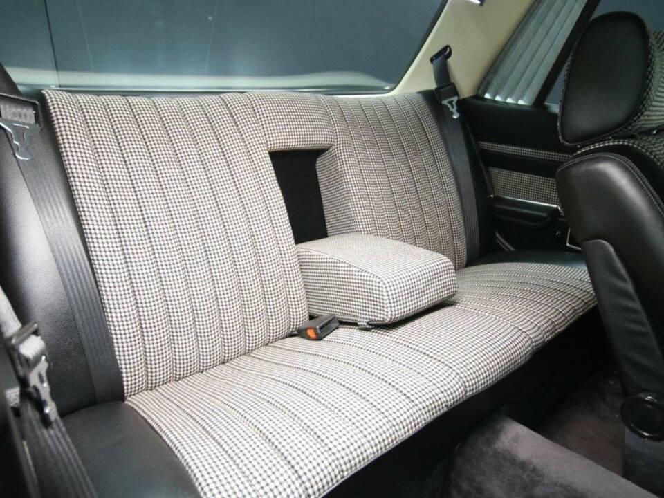 Bild 26/50 von Mercedes-Benz 450 SLC 5,0 (1979)