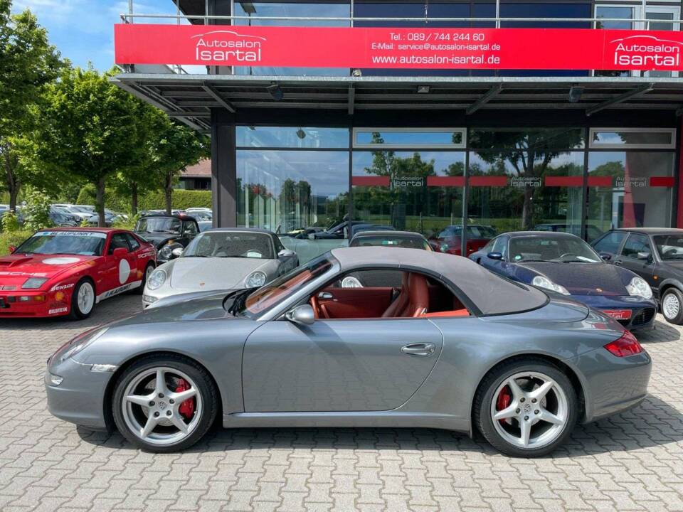 Image 2/16 of Porsche 911 Carrera S (2005)