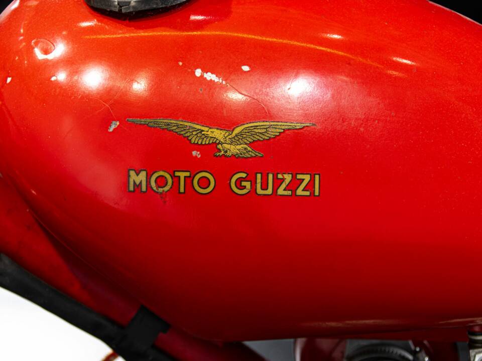 Image 32/42 of Moto Guzzi Motoleggera 65 (1954)