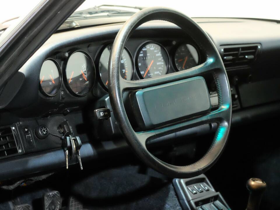 Imagen 4/26 de Porsche 911 Carrera 4 (1992)