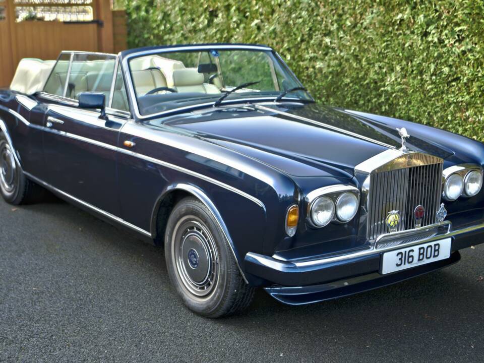 Image 6/50 of Rolls-Royce Corniche III (1990)